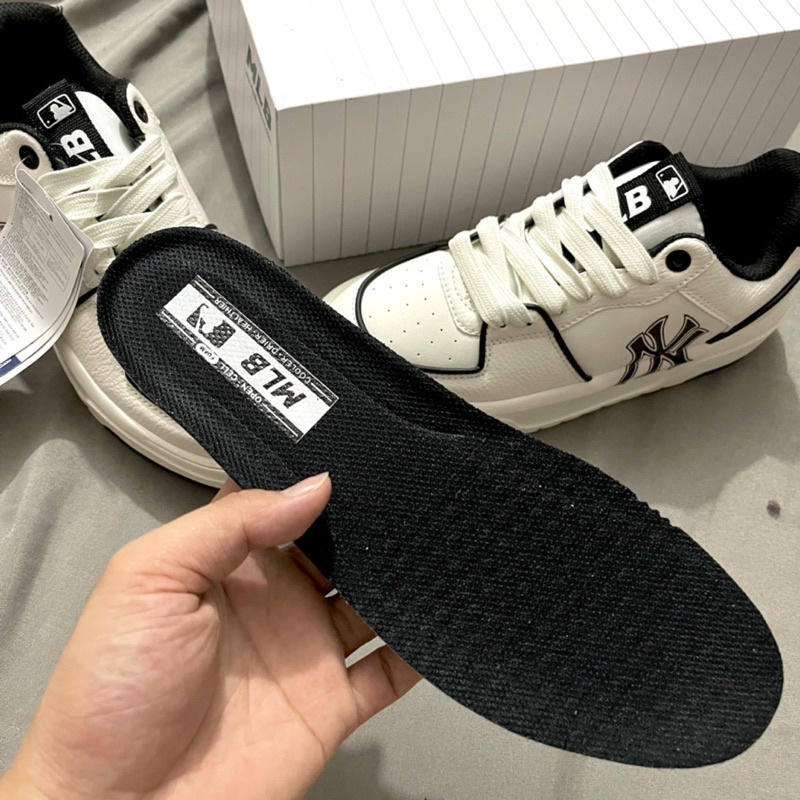 Giày Chunky Liner New York Yankees ‘Off White’