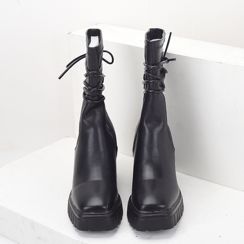 Boots da mềm cổ lửng buộc dây . xuất uk