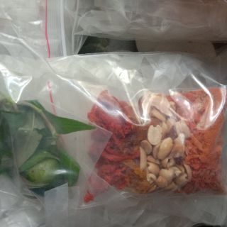 1 bịch bánh tráng trộn