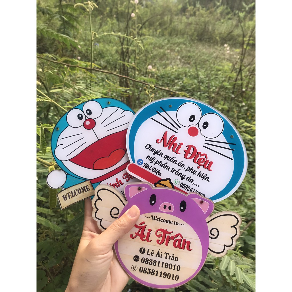 Biển hiệu treo shop in thương hiệu shop của bạn - mẫu Doremon cute - Đạo cụ chụp hình sản phẩm tiện lợi