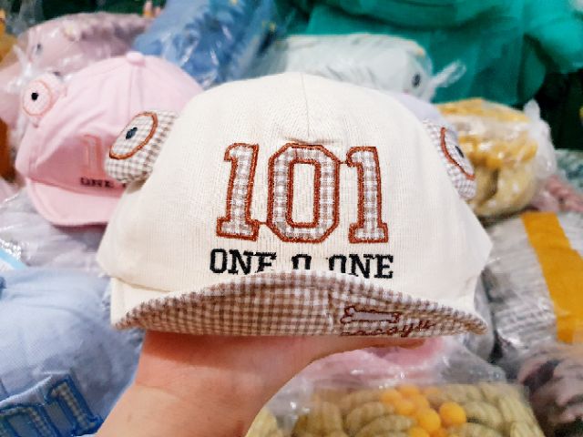 Sale !!! MŨ CÓ TAI IN SỐ 101 CHO BÉ(5M-1.5Y) (1084 )