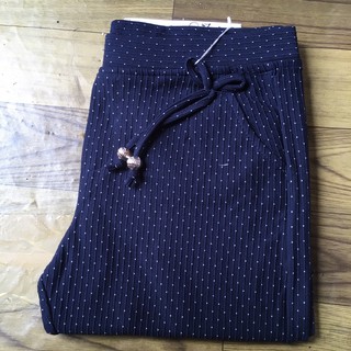 Quần lửng  chấm bi (77cm sizee 40-65kg)