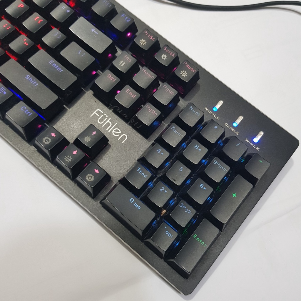 Bàn phím cơ fuhlen SM680r đã qua sử dụng còn tốt