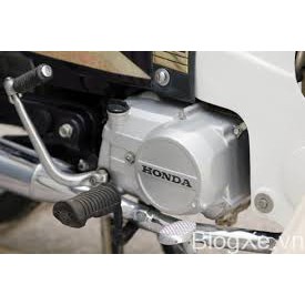 1 lạng màu bạc nhuyễn mịn sơn lốc máy hon da cho xe như mới, bền đẹp với mọi loại hình thời tiết