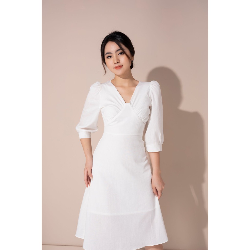 Đầm trắng nữ, tay lỡ, cúp ngực, cổ V, hàng thiết kế cao cấp TK FASHION trẻ trung, quyến rũ - DK848