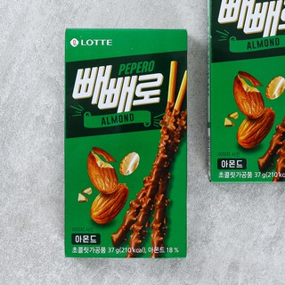 [LOTTE] Bánh Pepero Socola Hạnh Nhân - [롯데] 아몬드빼빼로 37G