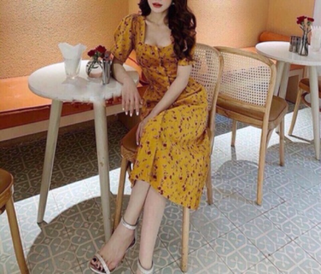 Váy hoa cổ vuông