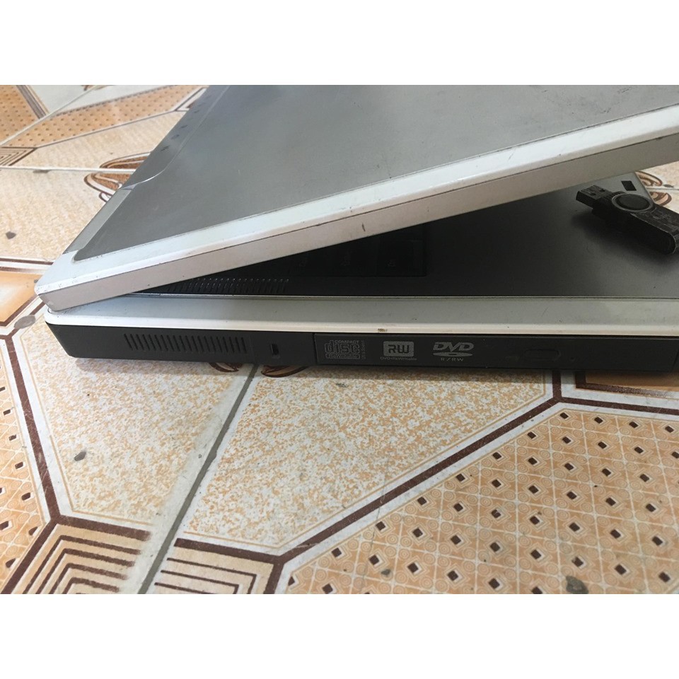 Laptop cũ rẻ nhất shopee xem phim, lướt web, nghe nhạc ok, giá rẻ ảnh minh họa | BigBuy360 - bigbuy360.vn