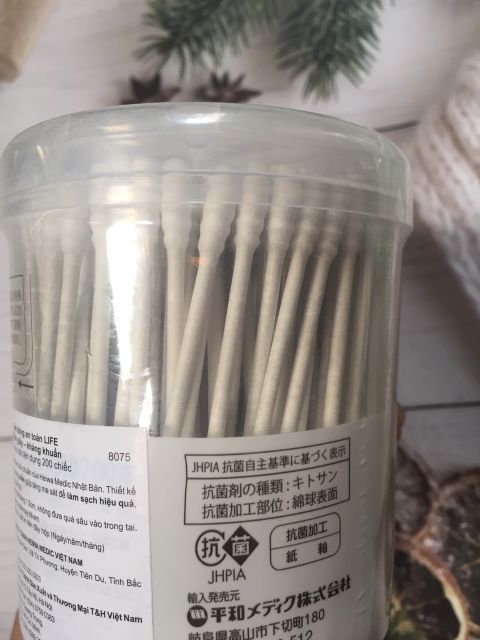 TĂM BÔNG LIFE THÂN GIẤY ĐẦU XOẮN 200 QUE 8075