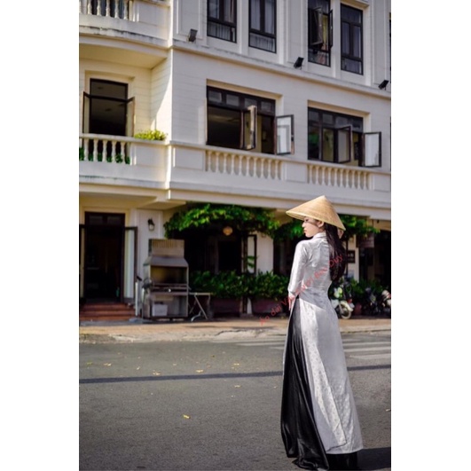 Áo dài trắng gấm học sinh bigsize thiết kế LV may sẵn