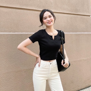 Áo thun croptop cổ v zareen thu125 đen