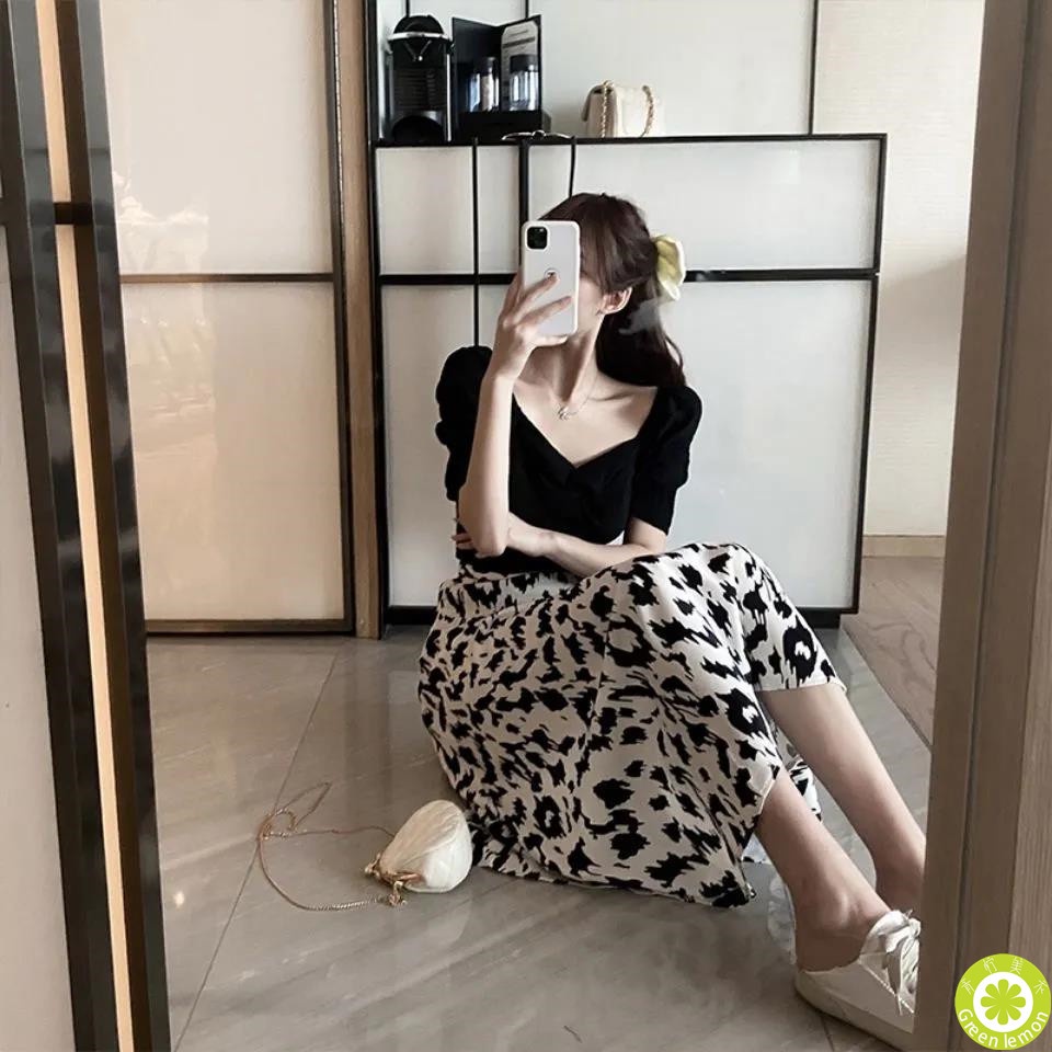 Set áo thun cổ tim ngắn tay + chân váy in hoa thời trang cho nữ