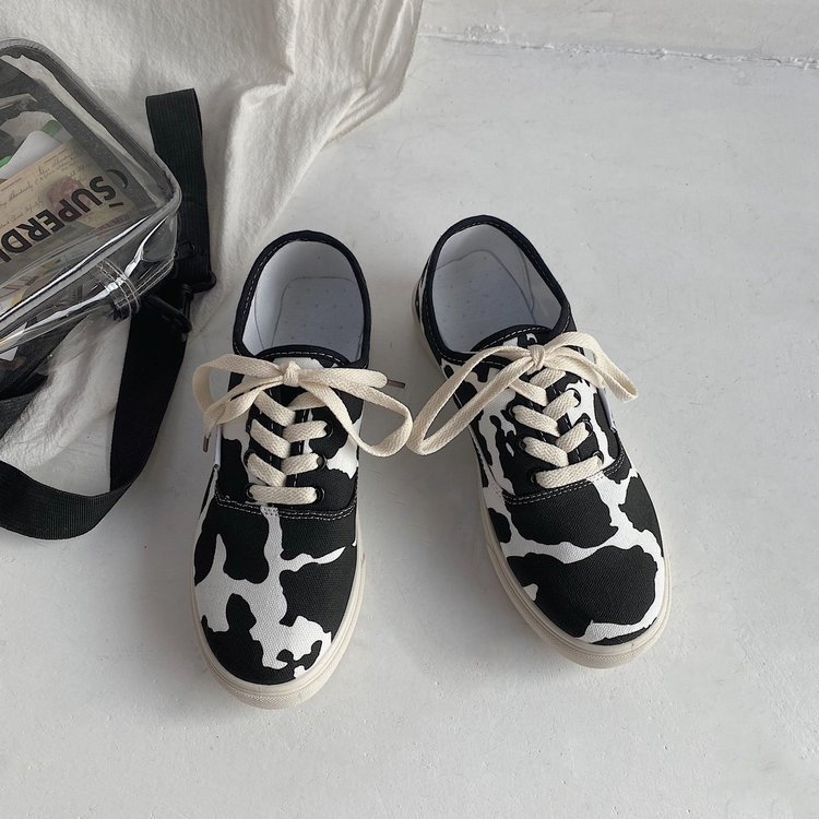 Giày thể thao đế bằng họa tiết bò sữa phong cách Hàn Quốc thời trang sành điệu