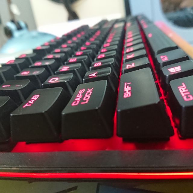 Bàn phím Corsair Strafe