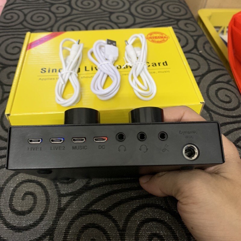 Bộ Conbo Micro thu âm livestream karaoke mới nhất Mic AT850-Sound Card V8 chân kẹp+màng lọc bảo hành 12 tháng