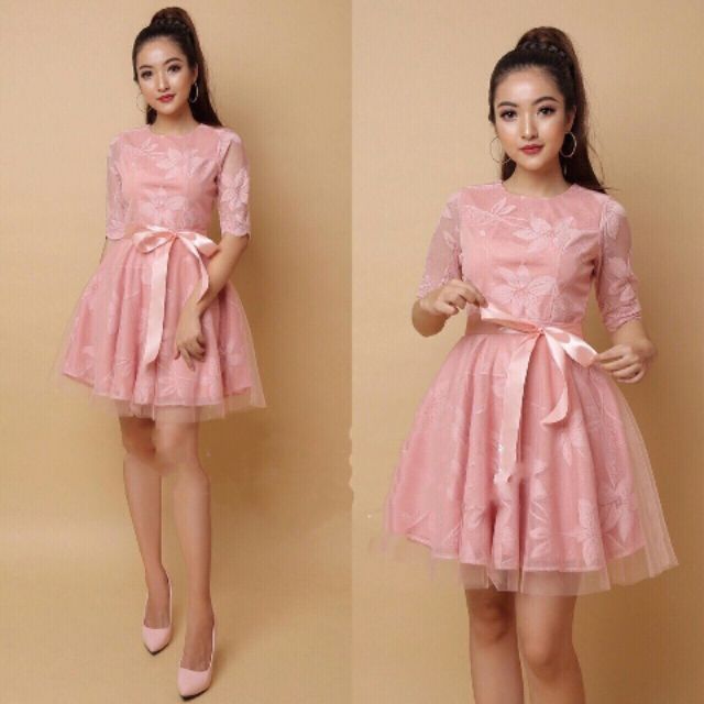 Đầm ren xòe cột nơ