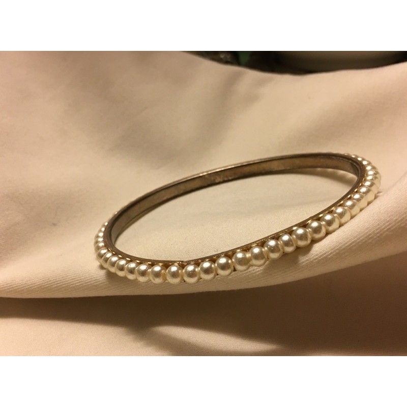 Vòng tay vintage đính trai thời trang