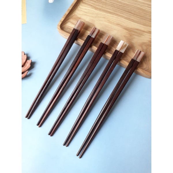 Đũa gỗ trắc vuông đầu gắn trai hồng