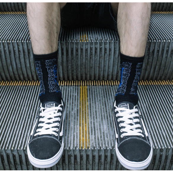 Vớ Tất hoạ tiết trắng đen cổ cao Nam Nữ phong cách thể thao, năng động.