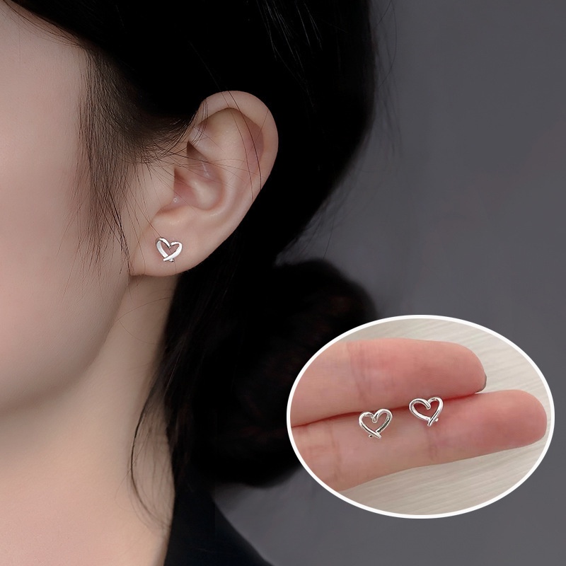 Khuyên tai mặt hình trái tim màu bạc xinh xắn đơn giản
