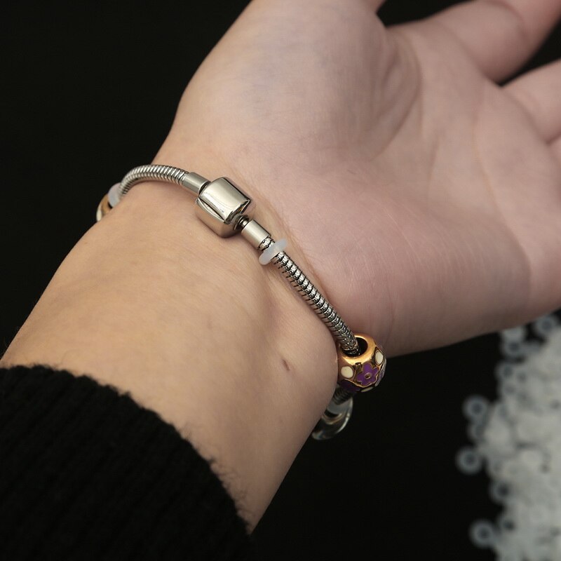 Set 25 vòng kẹp chắn hạt bằng cao su màu trắng an toàn cho vòng tay Pandora