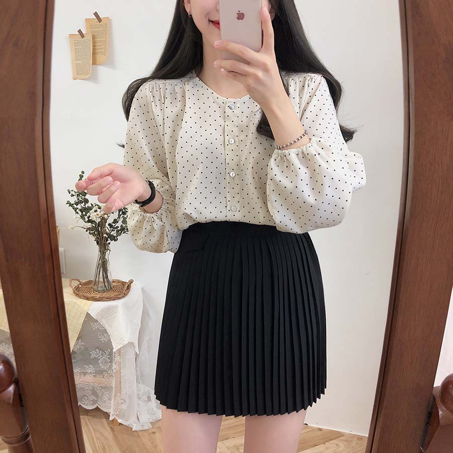 Áo nữ tay dài cổ tròn chấm bi 30882