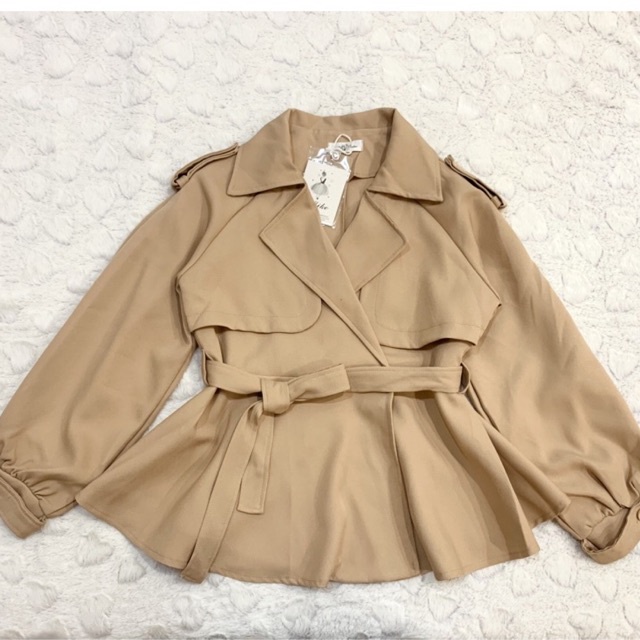 Áo khoác mỏng dáng peplum freesize
