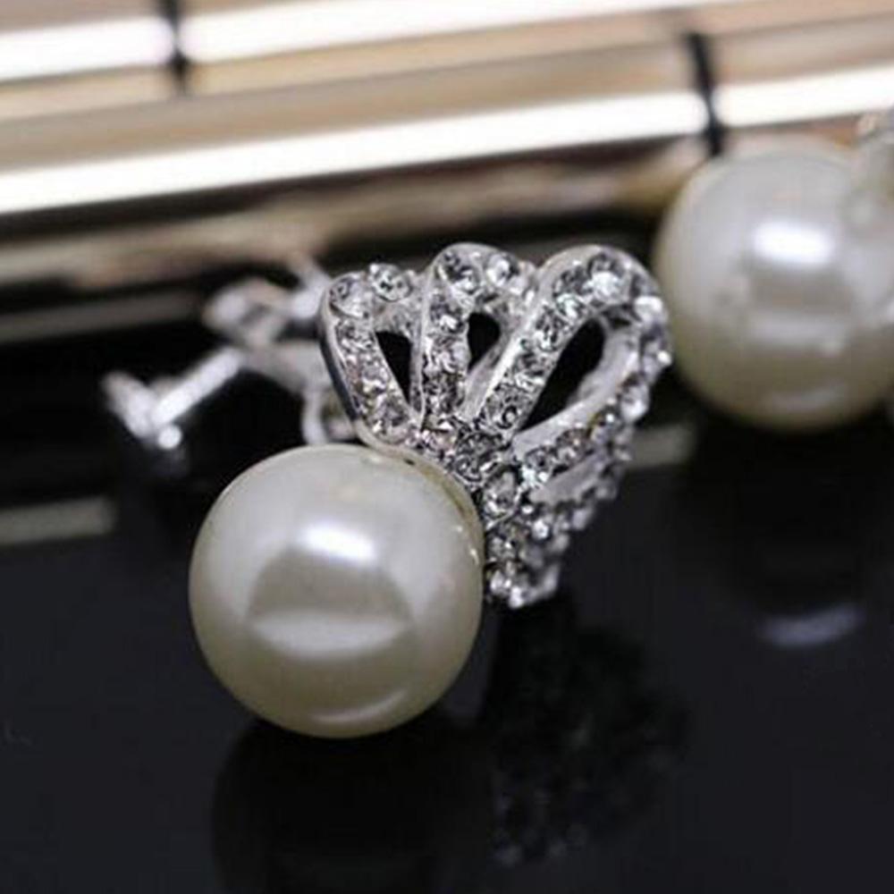 Đôi Khuyên Tai Hình Vương Miện Đính Ngọc Trai Giả Thời Trang Cho Nữ