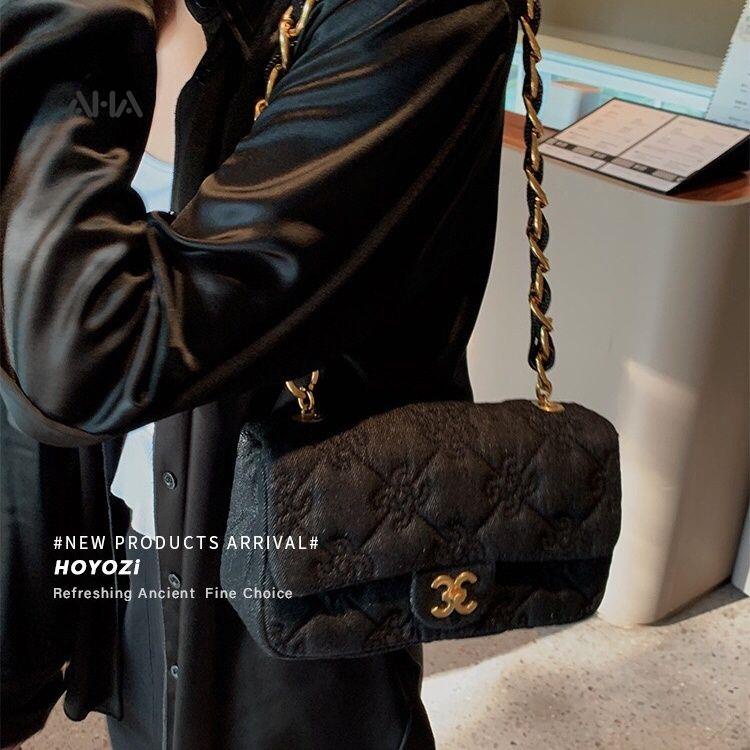 Túi đeo vai AHA official vải denim dáng vuông mềm mại phối dây đeo sợi xích thời trang cho nữ