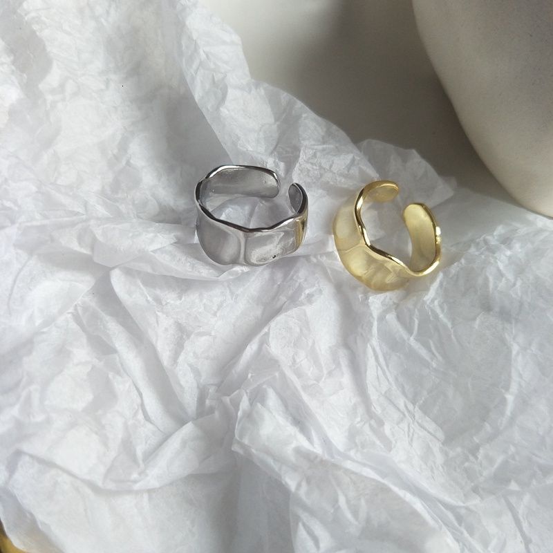 Nhẫn đeo tay thiết kế không đồng đều thời trang