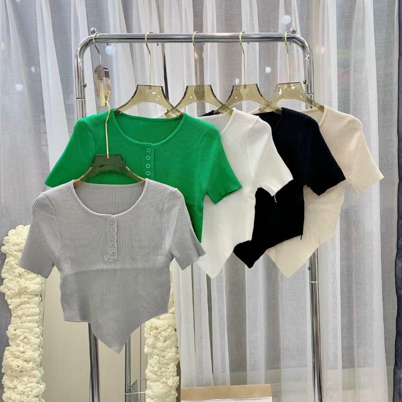 Áo thun croptop tà nhọn tay ngắn phối nút(A15