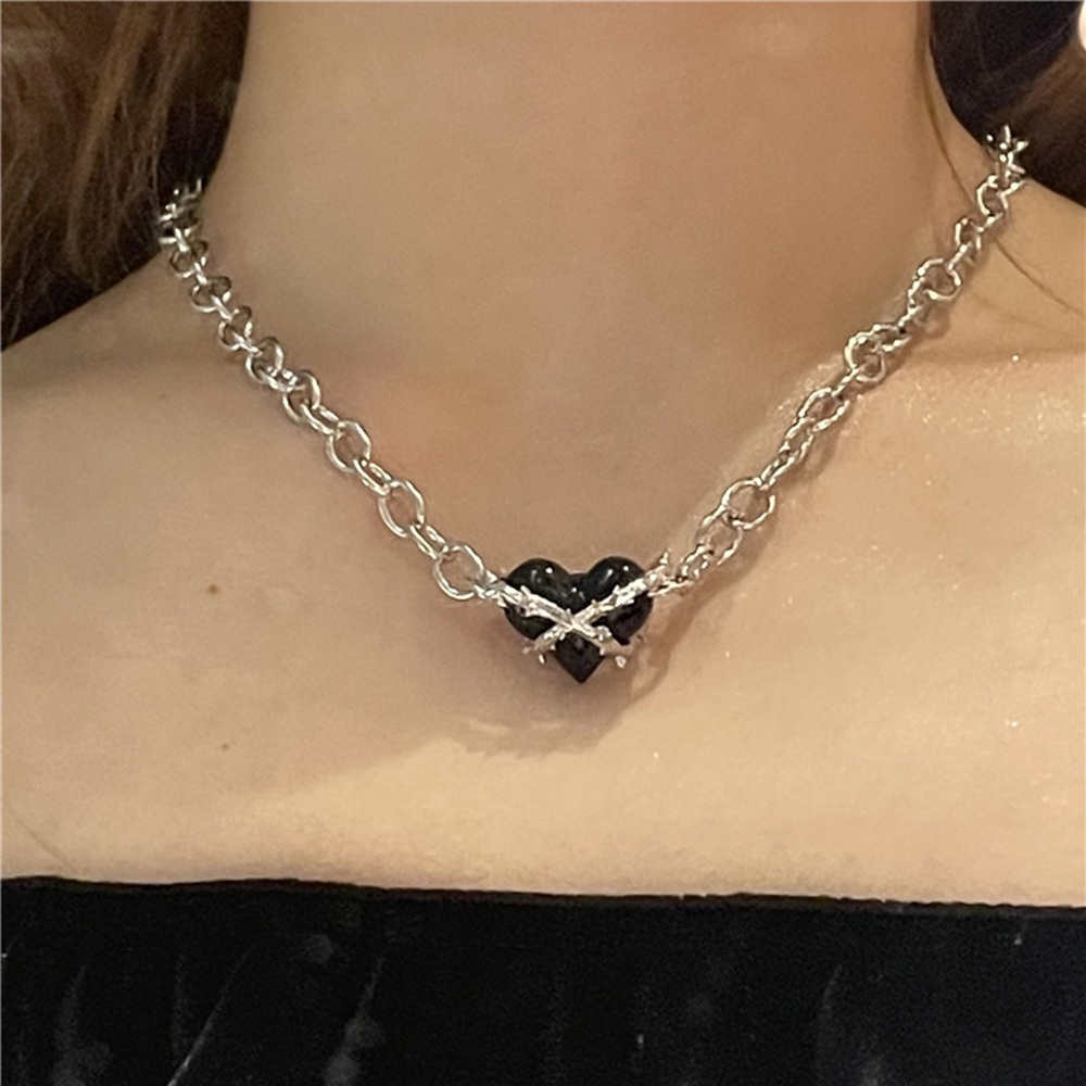 Vòng Cổ Choker Hình Trái Tim Màu Đen/Bạc Phong Cách Cổ Điển Thời Trang Cho Nữ