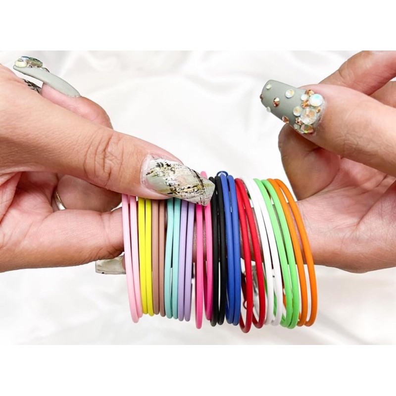 Bông tai,khoen tai màu hot trend