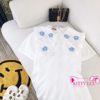 Đầm trắng cổ sen đính hoa dáng xòe