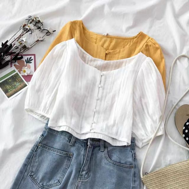 Áo voan cổ vuông có nút tay lỡ