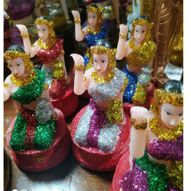 Tượng Mẹ Ngoắc Tài Lộc