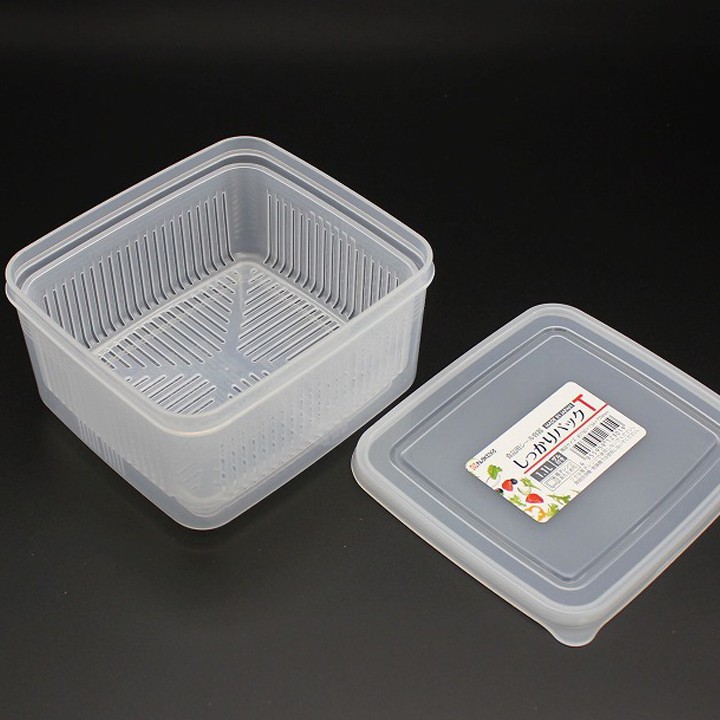 Hộp nhựa đựng thực phẩm của Nhật 1L1 15x13,4x7,7cm. có vạch chia mililit, có rổ bên trong, nắp dẻo. K019
