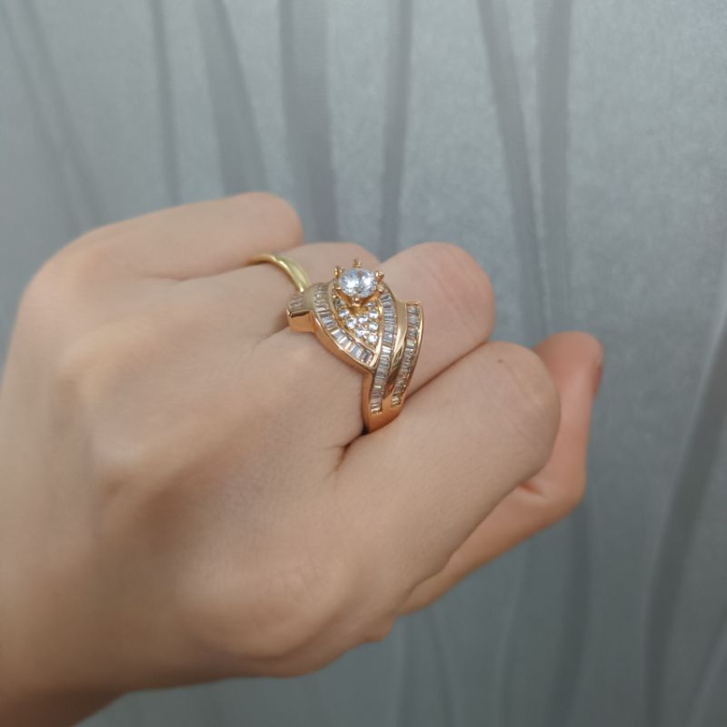 Nhẫn nữ đính đá pha lê sang chảnh đi tiệc đi chơi đều sang trọng thanh lịch chất liệu Thép Titan không đen không gỉ