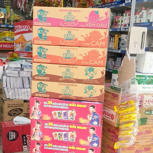 Thùng sữa Kun Trái cây nho, cam, dâu, socola 110ml(KUN VỈ)