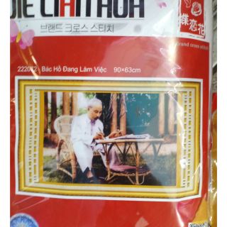 Tranh thêu kín Bác Hồ ngồi làm việc kt 90_60cm (hình thật)