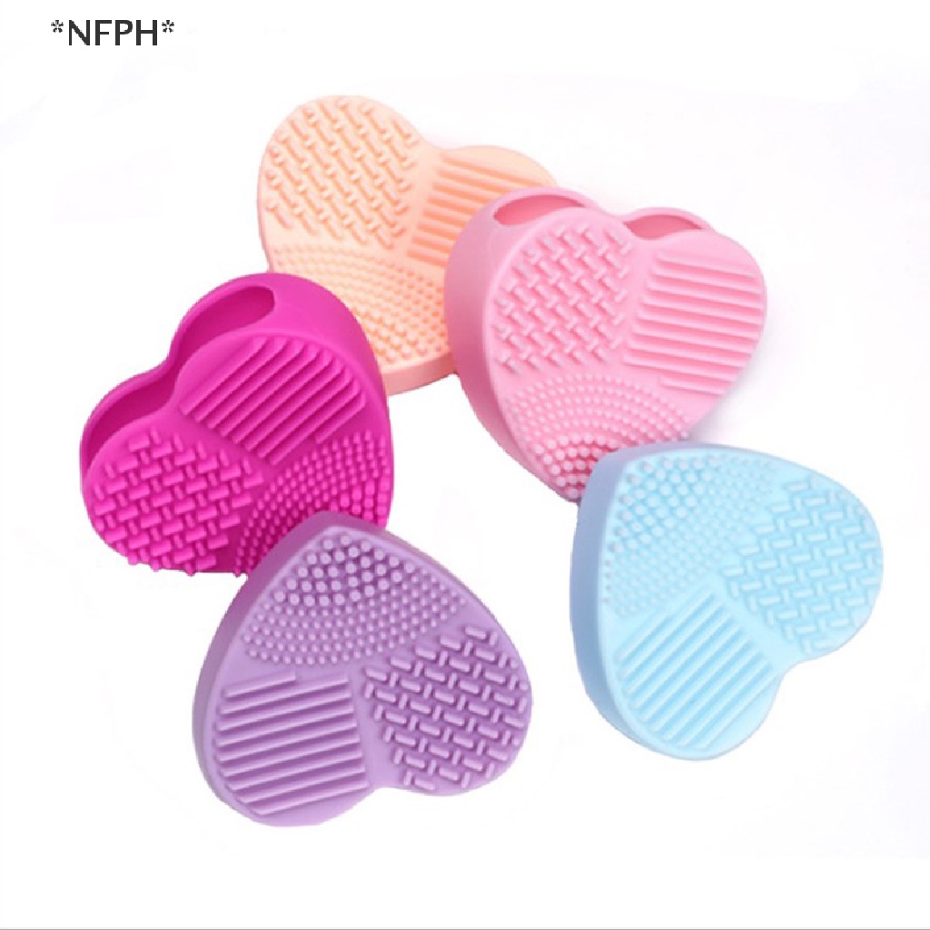 Dụng Cụ Vệ Sinh Cọ Trang Điểm Bằng Silicone Trái Tim Tiện Dụng