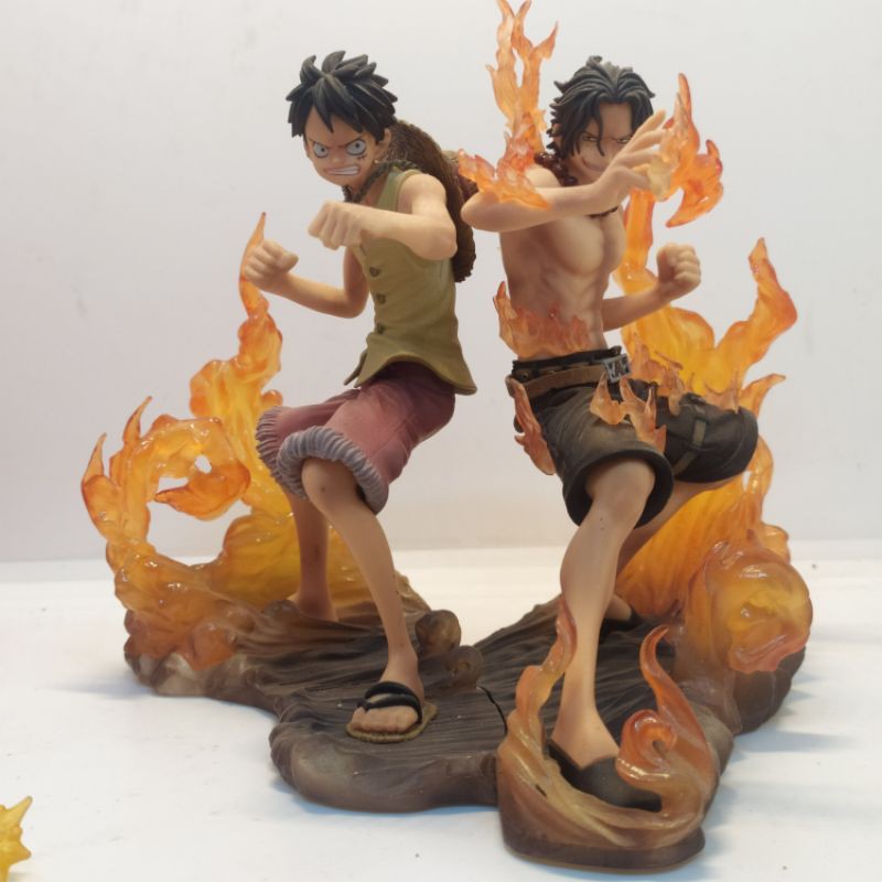 Mô hình Luffy và Ace Logbox chính hãng