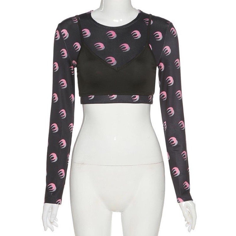 Áo croptop đen hoạ tiết mặt trăng hồng Lisa
