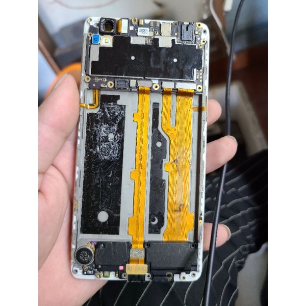 Xác oppo r7 plus còn nguồn không màn,không pin