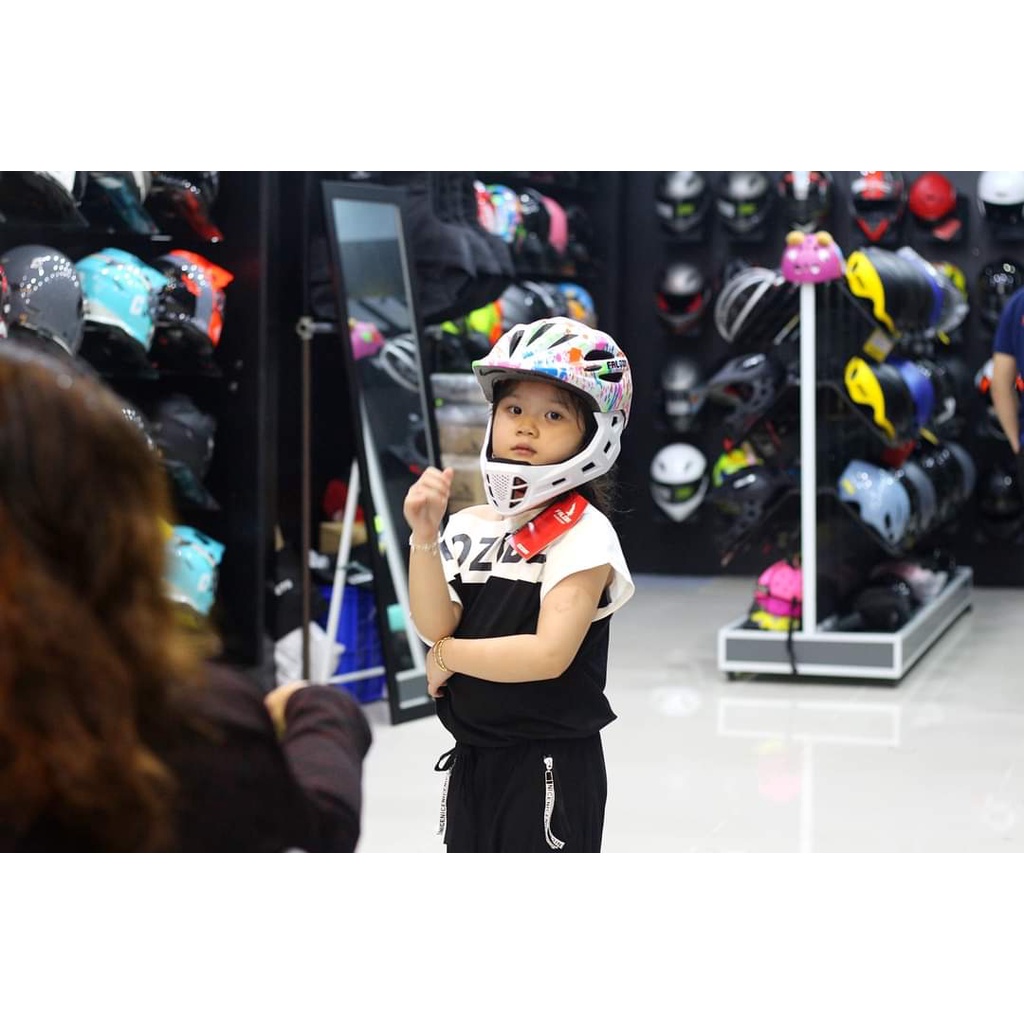 Nón Bảo Hiểm Dành Cho Em Bé Falcon F03