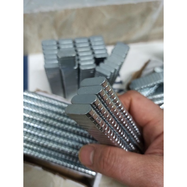 Nam châm siêu mạnh kích thước 21x7.5x4.5 mm N42 mạ kẽm