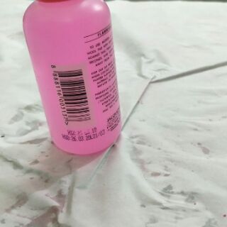 Nước tẩy sơn móng tay