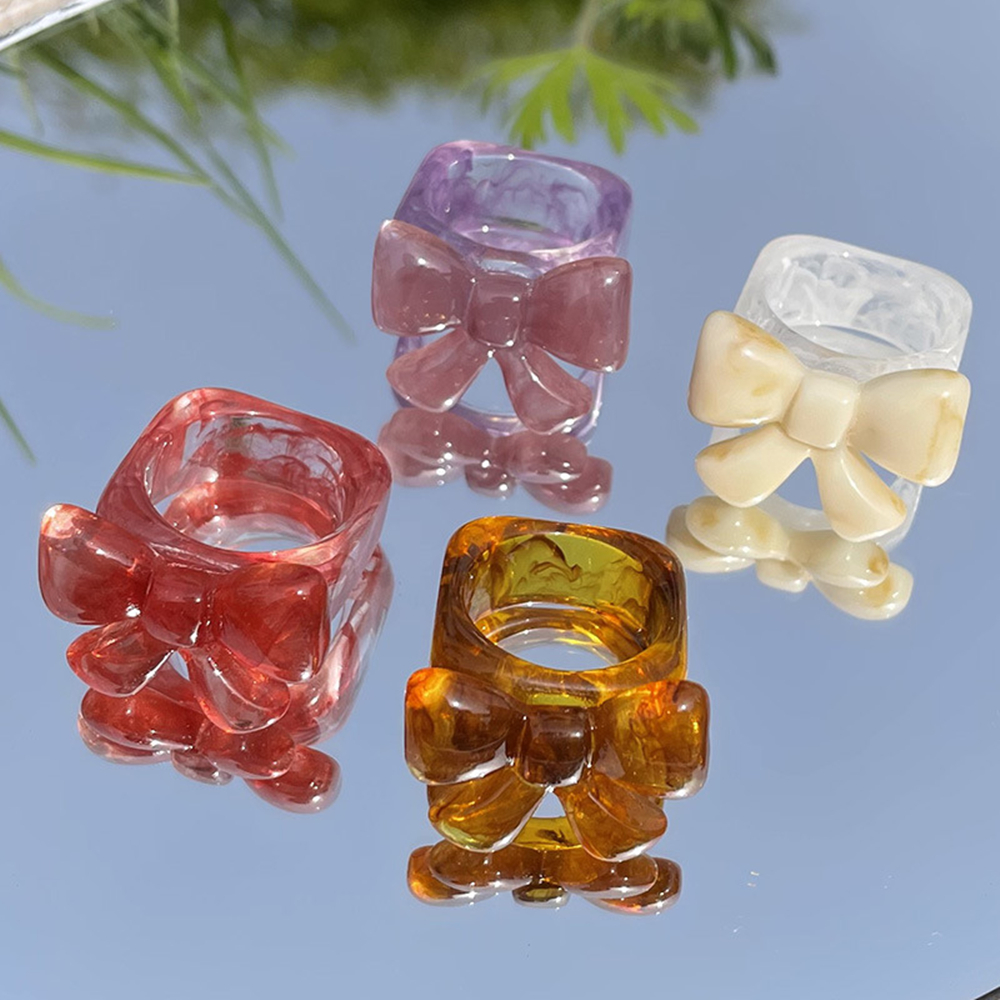 Nhẫn nhựa trong suốt nhiều màu sắc tùy chọn