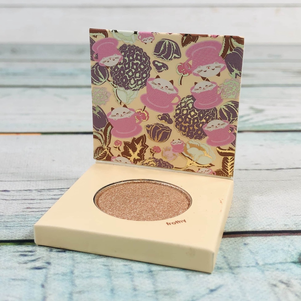 Phấn mắt Winky Lux Eyeshadow màu Frothy