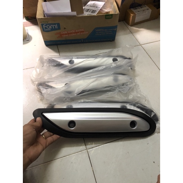 Ốp pô click 110 cắt sẵn cho vario và air blade các đời đều gắn được